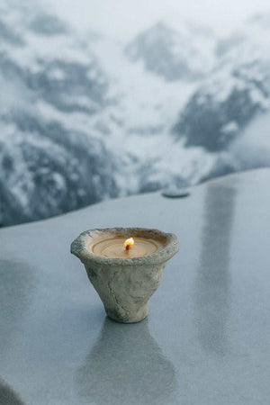 Oolong tea scented candle by ONEKILN with elegant tea aroma and clean burn